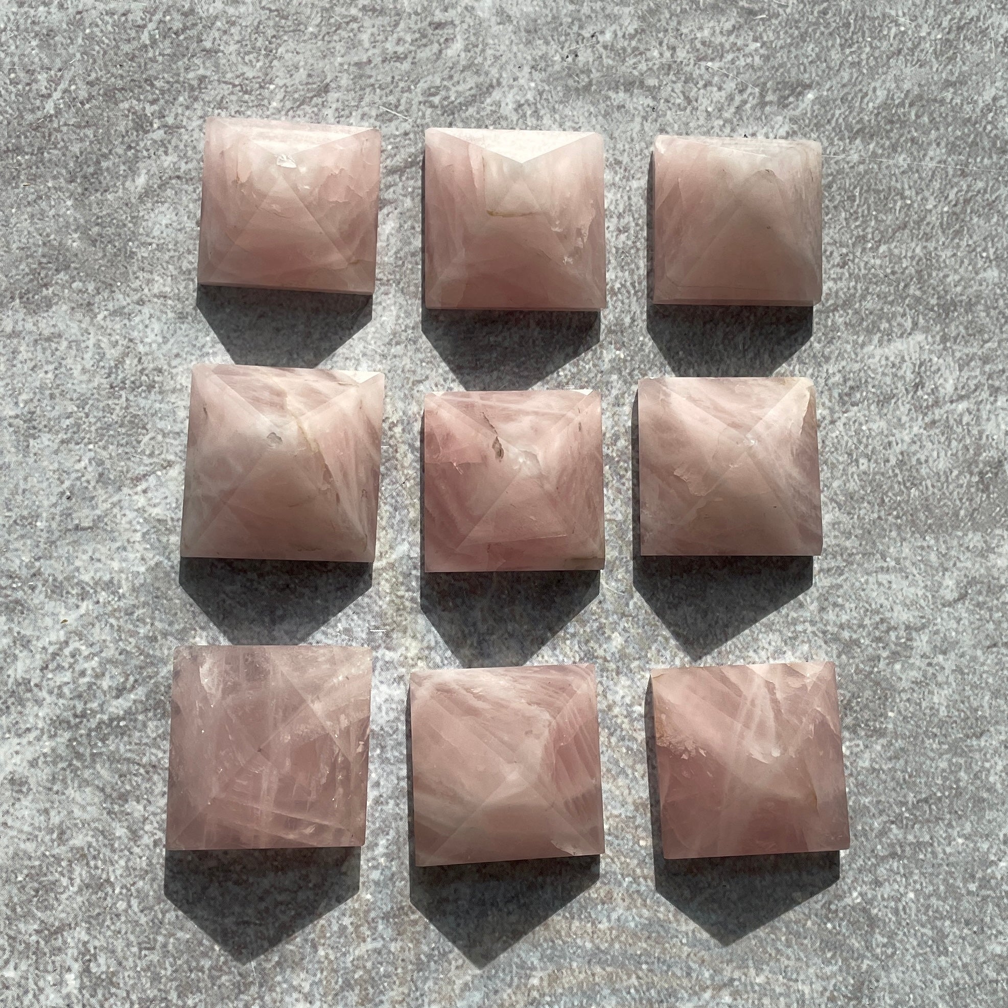 Rose Quartz - Mini Pyramid - 3cm Rose Quartz - Mini Pyramid - 3cm